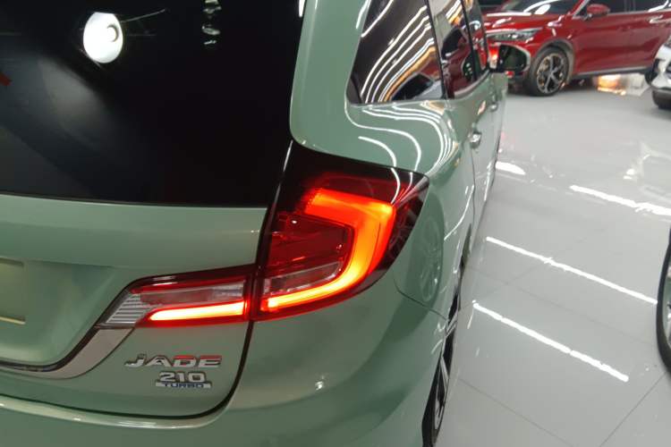 Used Honda Jade 2017 210 TURBO CVT Luxury Edition 5 Seats Exterior 6