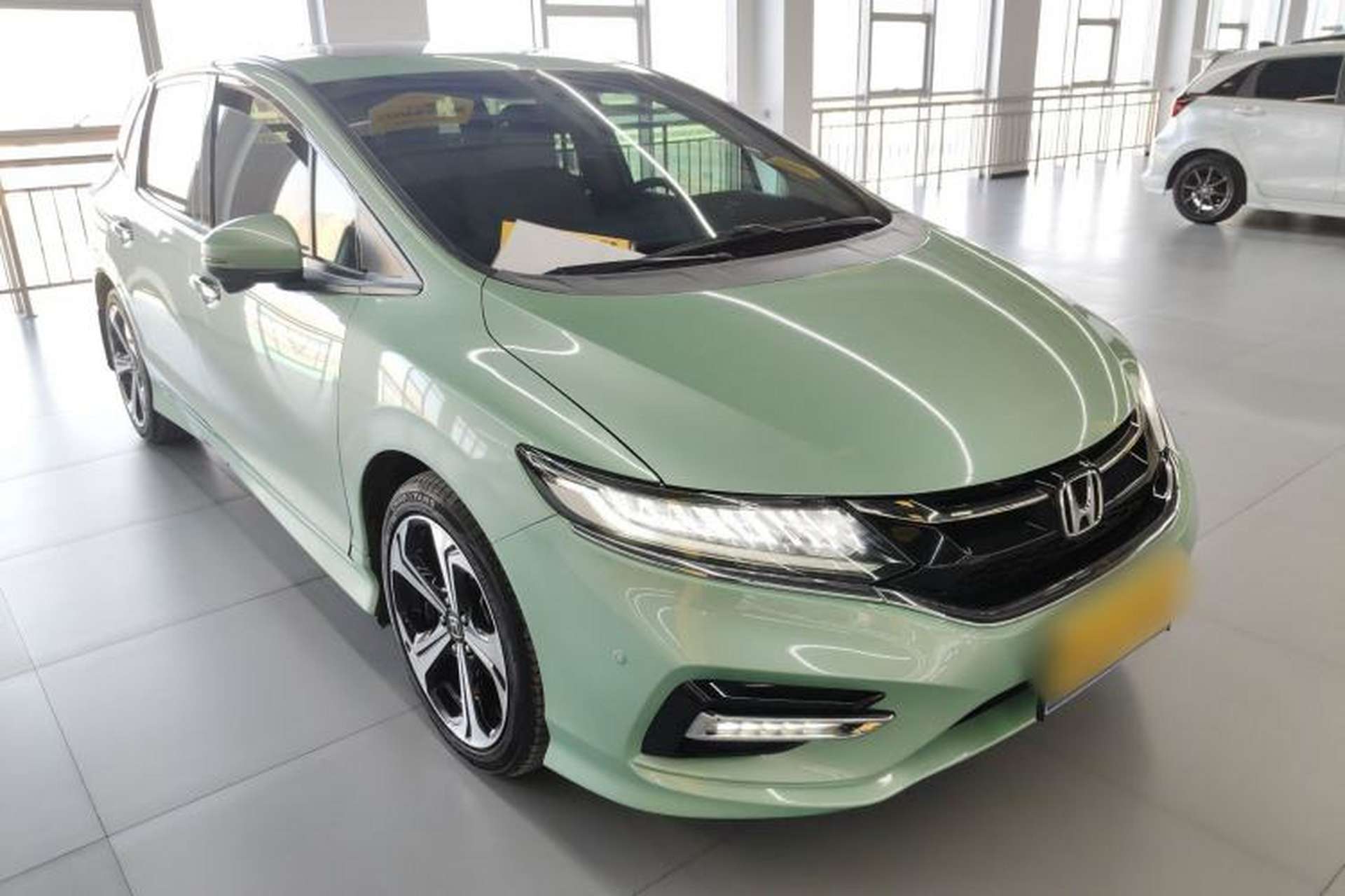 Used Honda Jade 2017 210 TURBO CVT Luxury Edition 5 Seats Front Right 45 Deg