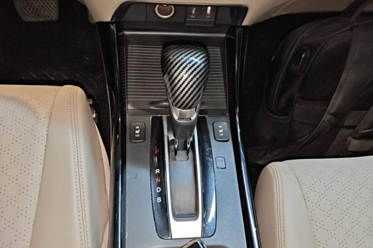 Used Honda Jade 2017 210 TURBO CVT Luxury Edition 5 Seats Gear Lever