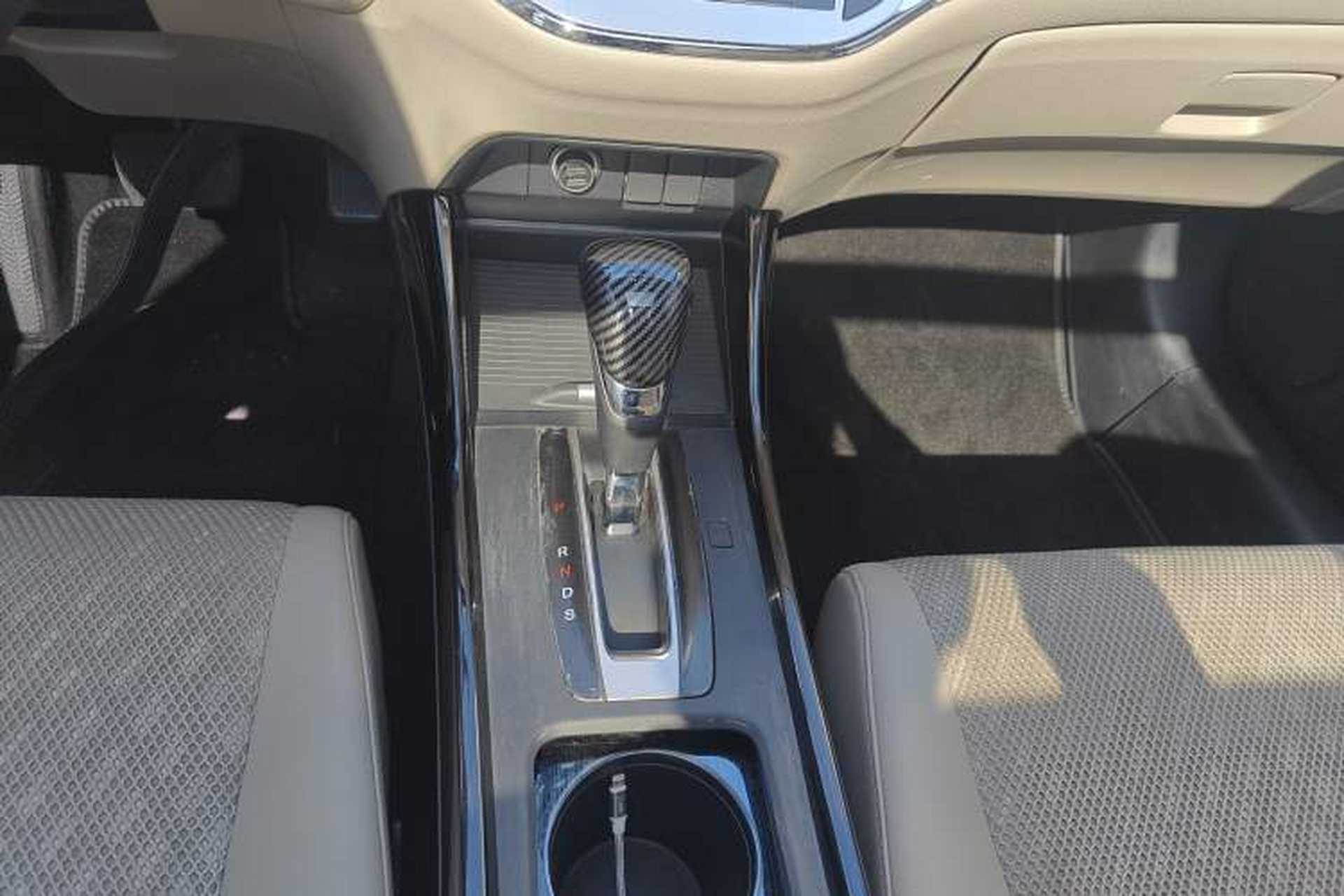 Used Honda Jade 2017 210TURBO CVT Fashion Edition 5-seater Gear Lever