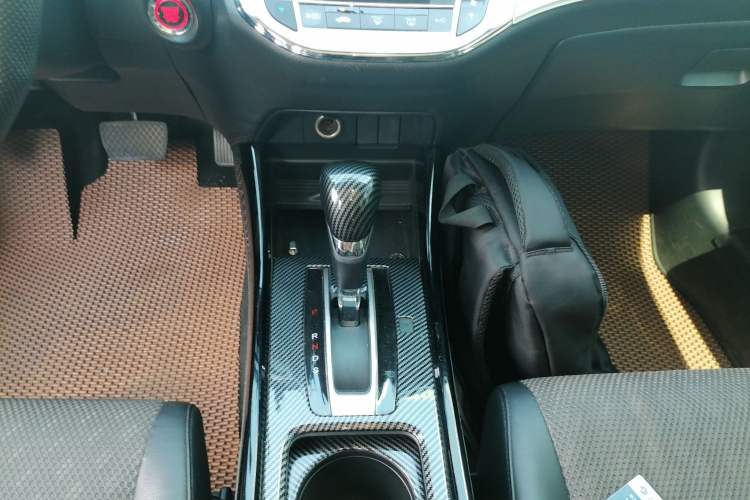Used Honda Jade 2017 210TURBO CVT Fashion Edition 5-seater Gear Lever