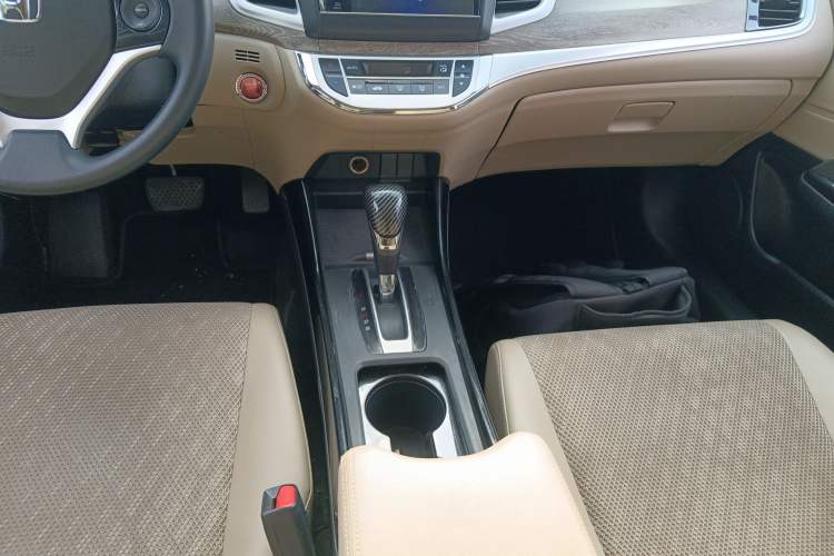Used Honda Jade 2017 210TURBO CVT Fashion Edition 5-seater Gear Lever