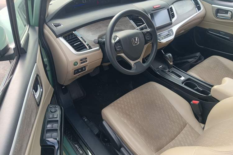 Used Honda Jade 2017 210TURBO CVT Fashion Edition 5-seater Interior 3