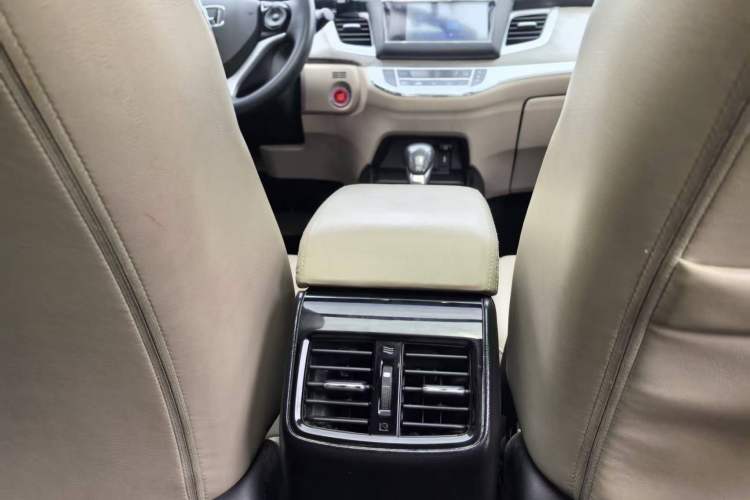 Used Honda Jade 2017 210TURBO CVT Fashion Edition 5-seater Interior 3