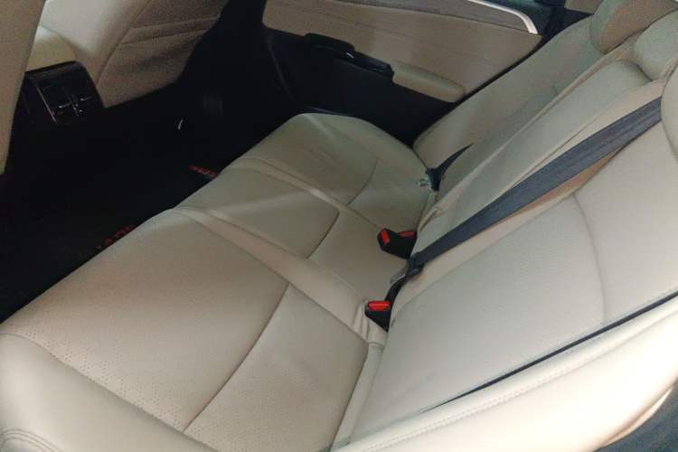 Used Honda Jade 2017 210 TURBO CVT Luxury Edition 5 Seats Interior 4