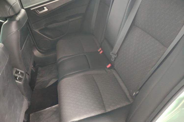 Used Honda Jade 2017 1.8L automatic Comfort version 5 seats Interior 4
