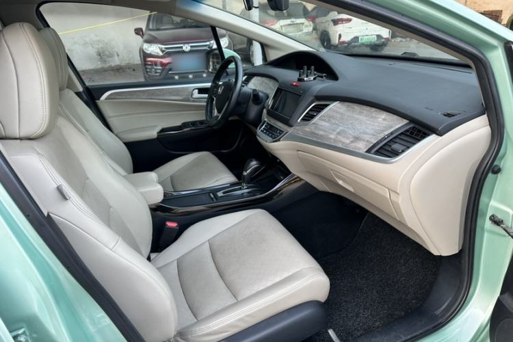 Used Honda Jade 2017 210 TURBO CVT Luxury Edition 5 Seats Interior 5