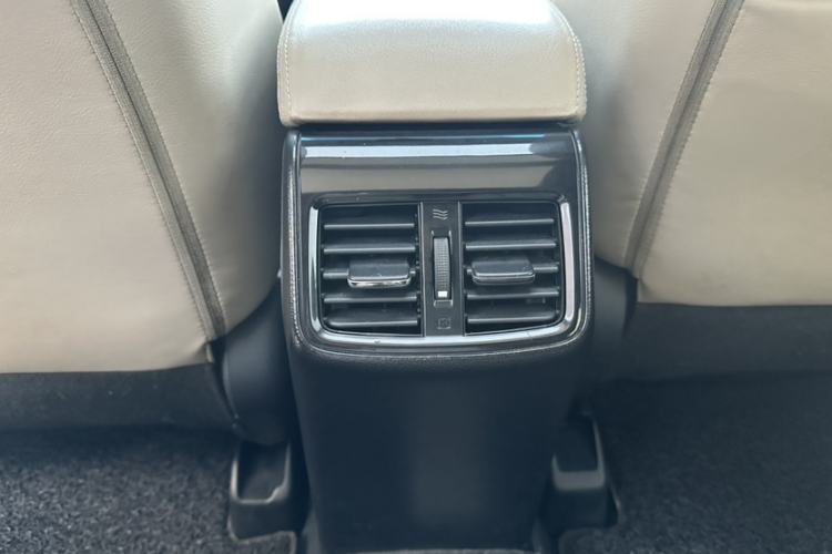 Used Honda Jade 2017 210 TURBO CVT Luxury Edition 5 Seats Interior 7