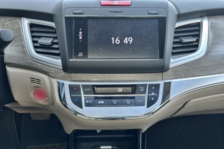 Used Honda Jade 2017 210 TURBO CVT Luxury Edition 5 Seats Interior 8