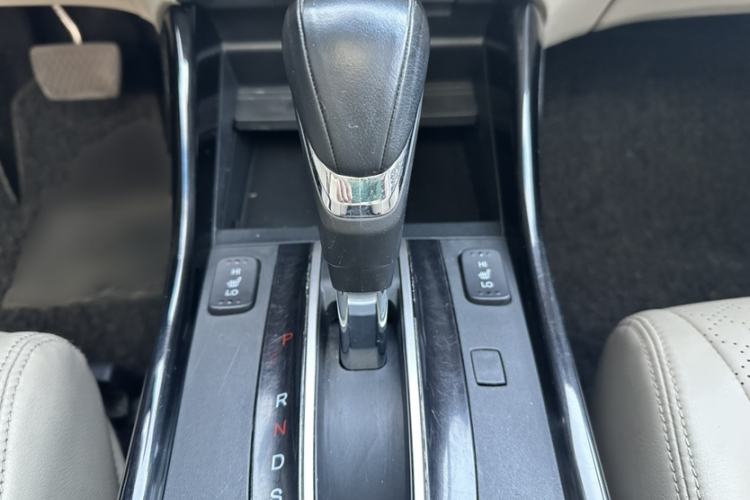 Used Honda Jade 2017 210 TURBO CVT Luxury Edition 5 Seats Interior 9