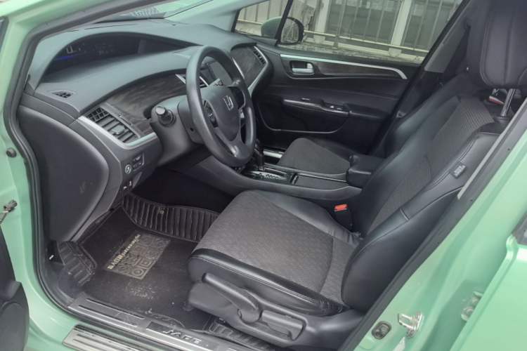 Used Honda Jade 2017 1.8L automatic Comfort version 5 seats Left Front Seat