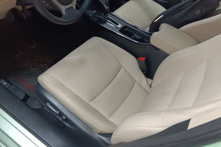 Used Honda Jade 2017 210 TURBO CVT Luxury Edition 5 Seats Left Front Seat