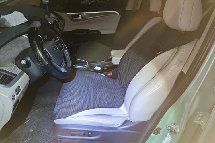 Used Honda Jade 2017 210 TURBO CVT Luxury Edition 5 Seats Left Front Seat