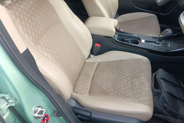 Used Honda Jade 2017 210TURBO CVT Fashion Edition 5-seater Right Front Seat