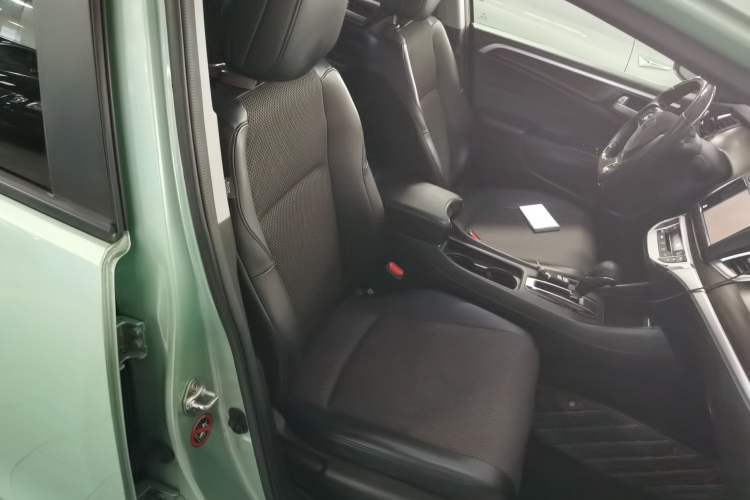 Used Honda Jade 2017 1.8L automatic Comfort version 5 seats Right Front Seat