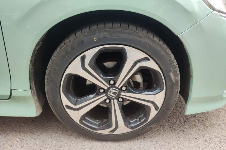 Used Honda Jade 2017 210 TURBO CVT Luxury Edition 5 Seats Right Front Wheel Hub