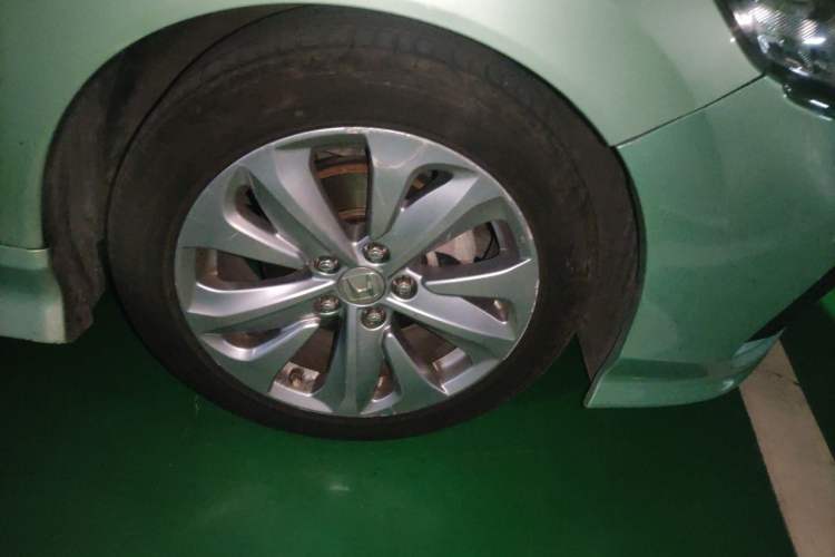 Used Honda Jade 2017 1.8L automatic Comfort version 5 seats Right Front Wheel Hub