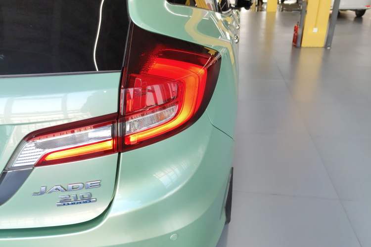 Used Honda Jade 2017 210 TURBO CVT Luxury Edition 5 Seats Right Rear Taillight