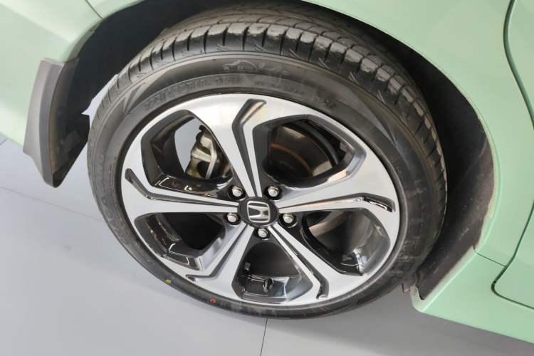 Used Honda Jade 2017 210 TURBO CVT Luxury Edition 5 Seats Right Rear Wheel Hub
