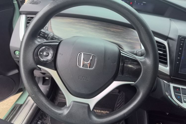 Used Honda Jade 2017 1.8L automatic Comfort version 5 seats Steering Wheel
