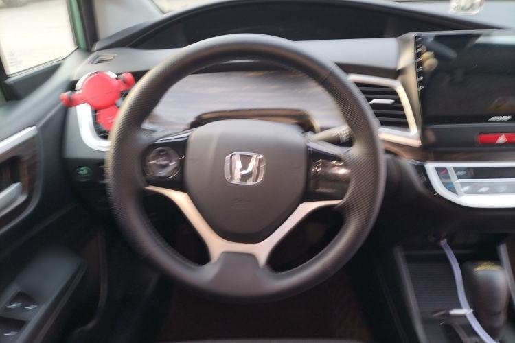 Used Honda Jade 2017 1.8L automatic Comfort version 5 seats Steering Wheel