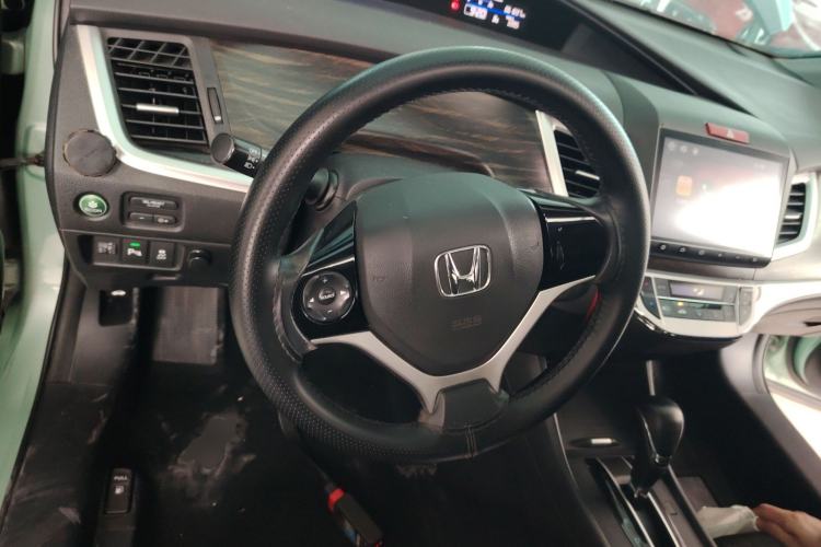 Used Honda Jade 2017 1.8L automatic Comfort version 5 seats Steering Wheel