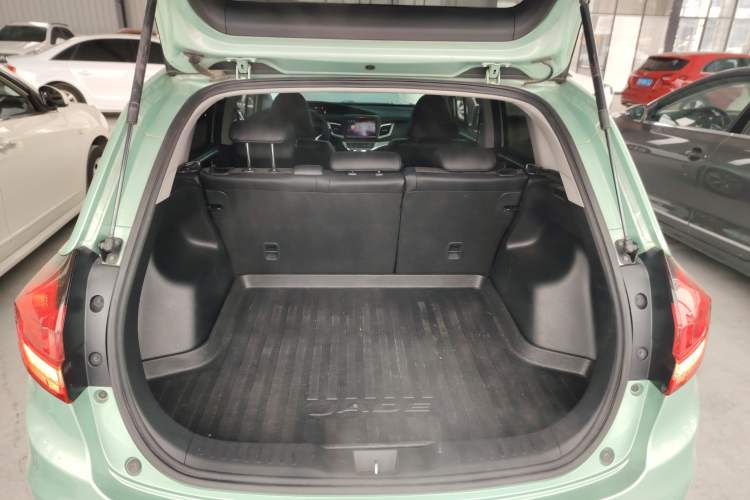 Used Honda Jade 2017 1.8L automatic Comfort version 5 seats Trunk