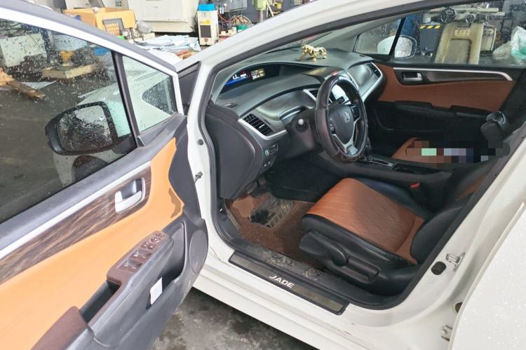 Used Honda Jade 2017 1.8L automatic Comfort version 5 seats Driver Seat