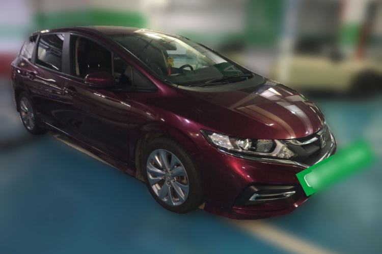 Used Honda Jade 2017 1.8L automatic Comfort version 5 seats Front Right 45 Deg