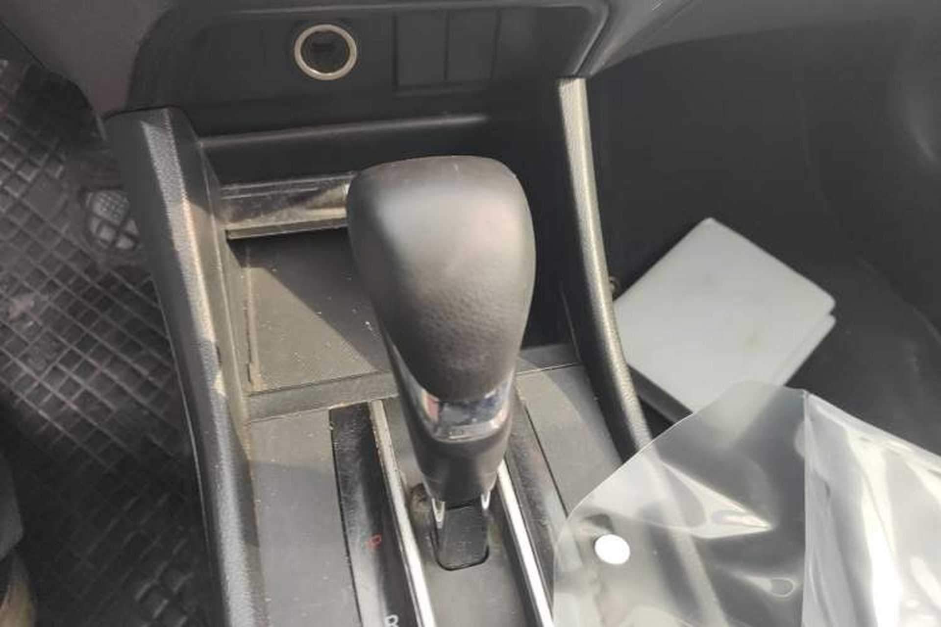 Used Honda Jade 2017 1.8L automatic Comfort version 5 seats Gear Lever
