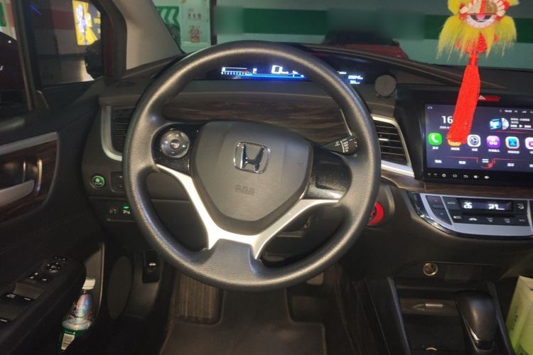 Used Honda Jade 2017 1.8L automatic Comfort version 5 seats Steering Wheel