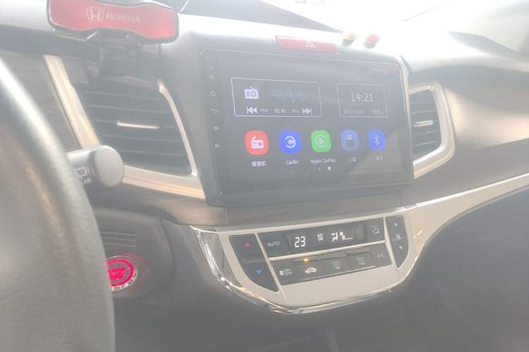 Used Honda Jade 2017 1.8L automatic Comfort version 5 seats Audio And AC Panel