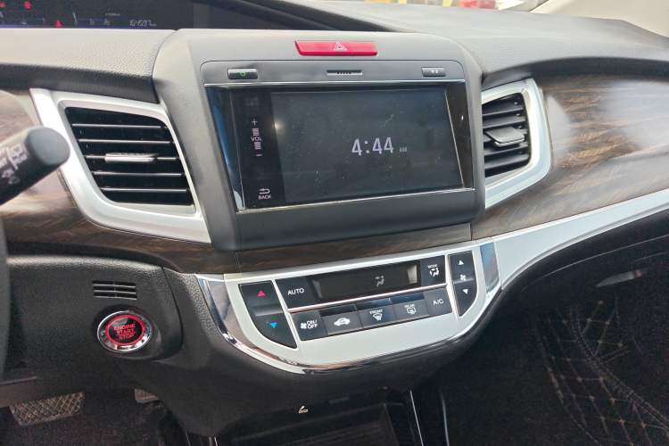 Used Honda Jade 2017 210 TURBO CVT Luxury Edition 5 Seats Audio And AC Panel