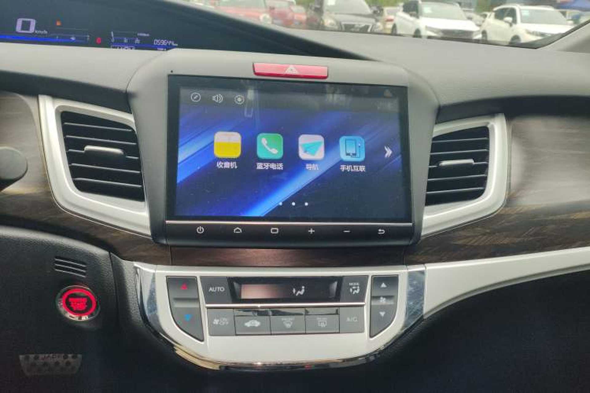 Used Honda Jade 2017 1.8L automatic Comfort version 5 seats Audio And AC Panel