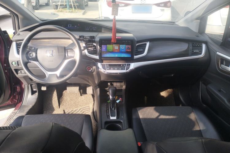 Used Honda Jade 2017 1.8L automatic Comfort version 5 seats Center Console