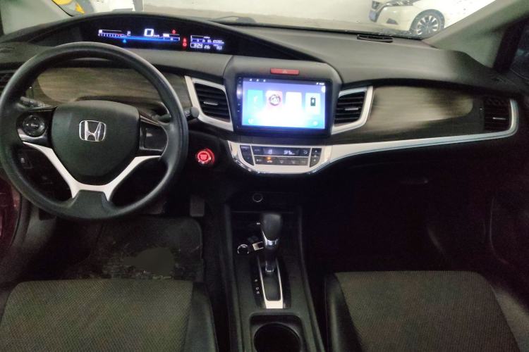 Used Honda Jade 2017 1.8L automatic Comfort version 5 seats Center Console