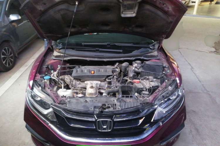 Used Honda Jade 2017 1.8L automatic Comfort version 5 seats Engine Bay