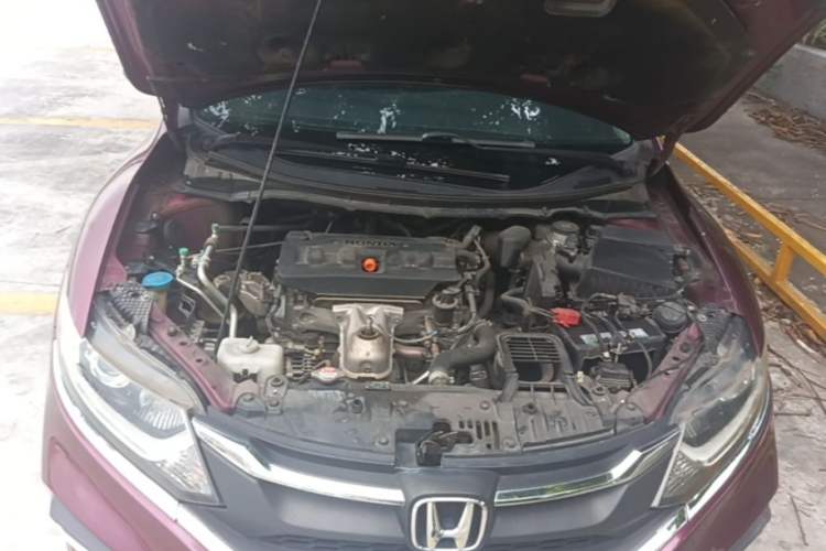 Used Honda Jade 2017 1.8L automatic Comfort version 5 seats Engine Bay