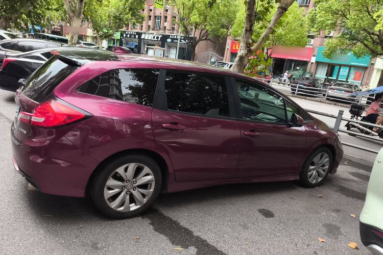 Used Honda Jade 2017 1.8L automatic Comfort version 5 seats Exterior 2