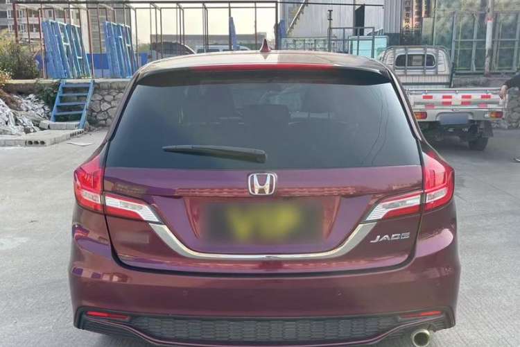 Used Honda Jade 2017 1.8L automatic Comfort version 5 seats Exterior 2