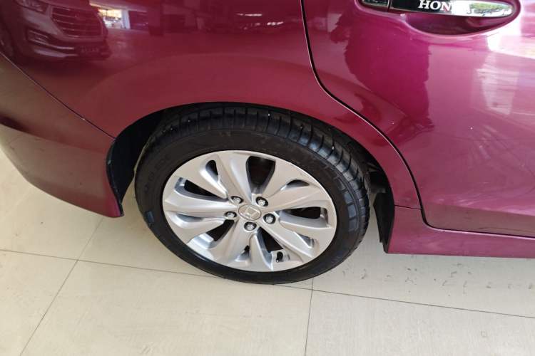Used Honda Jade 2017 1.8L automatic Comfort version 5 seats Exterior 3