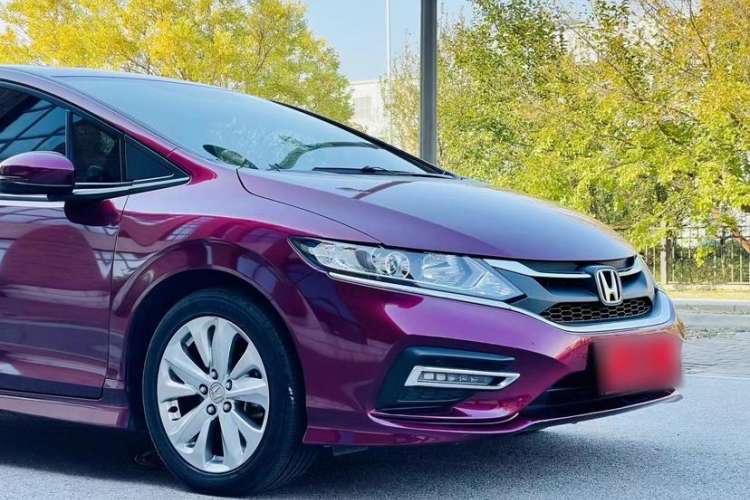 Used Honda Jade 2017 1.8L automatic Comfort version 5 seats Exterior 3