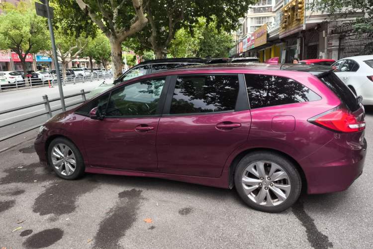 Used Honda Jade 2017 1.8L automatic Comfort version 5 seats Exterior 5