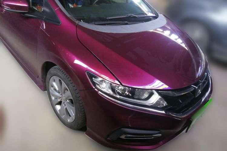 Used Honda Jade 2017 1.8L automatic Comfort version 5 seats Front Right 45 Deg