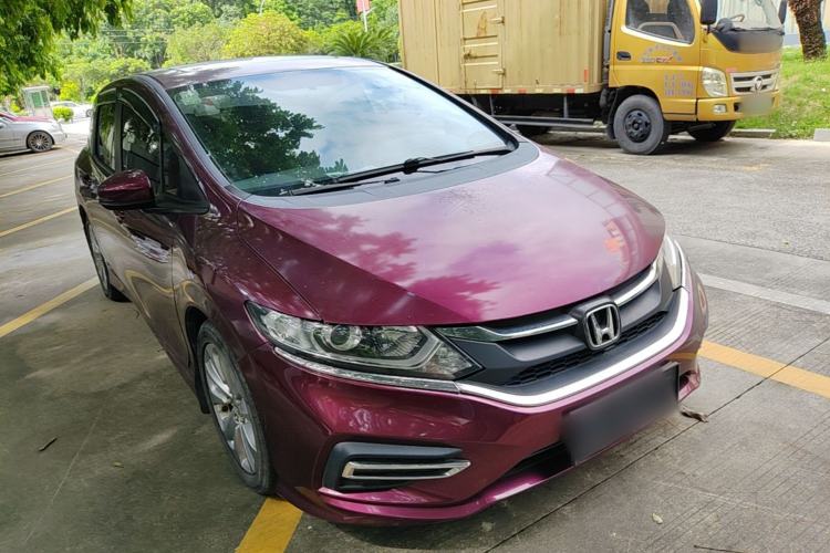 Used Honda Jade 2017 1.8L automatic Comfort version 5 seats Front Right 45 Deg