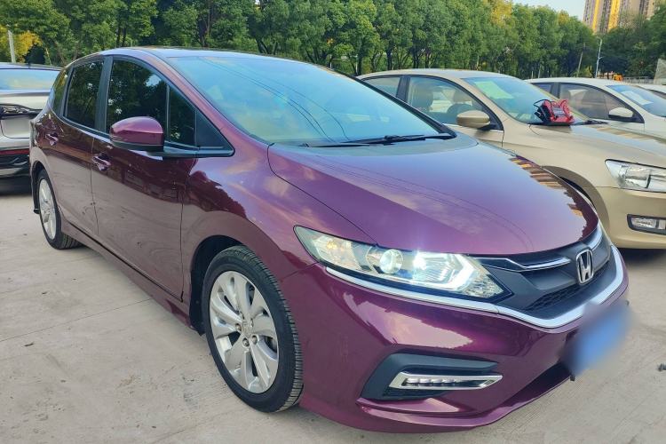 Used Honda Jade 2017 1.8L automatic Comfort version 5 seats Front Right 45 Deg