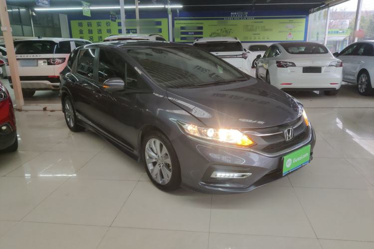 Used Honda Jade 2017 1.8L automatic Comfort version 5 seats Front Right 45 Deg