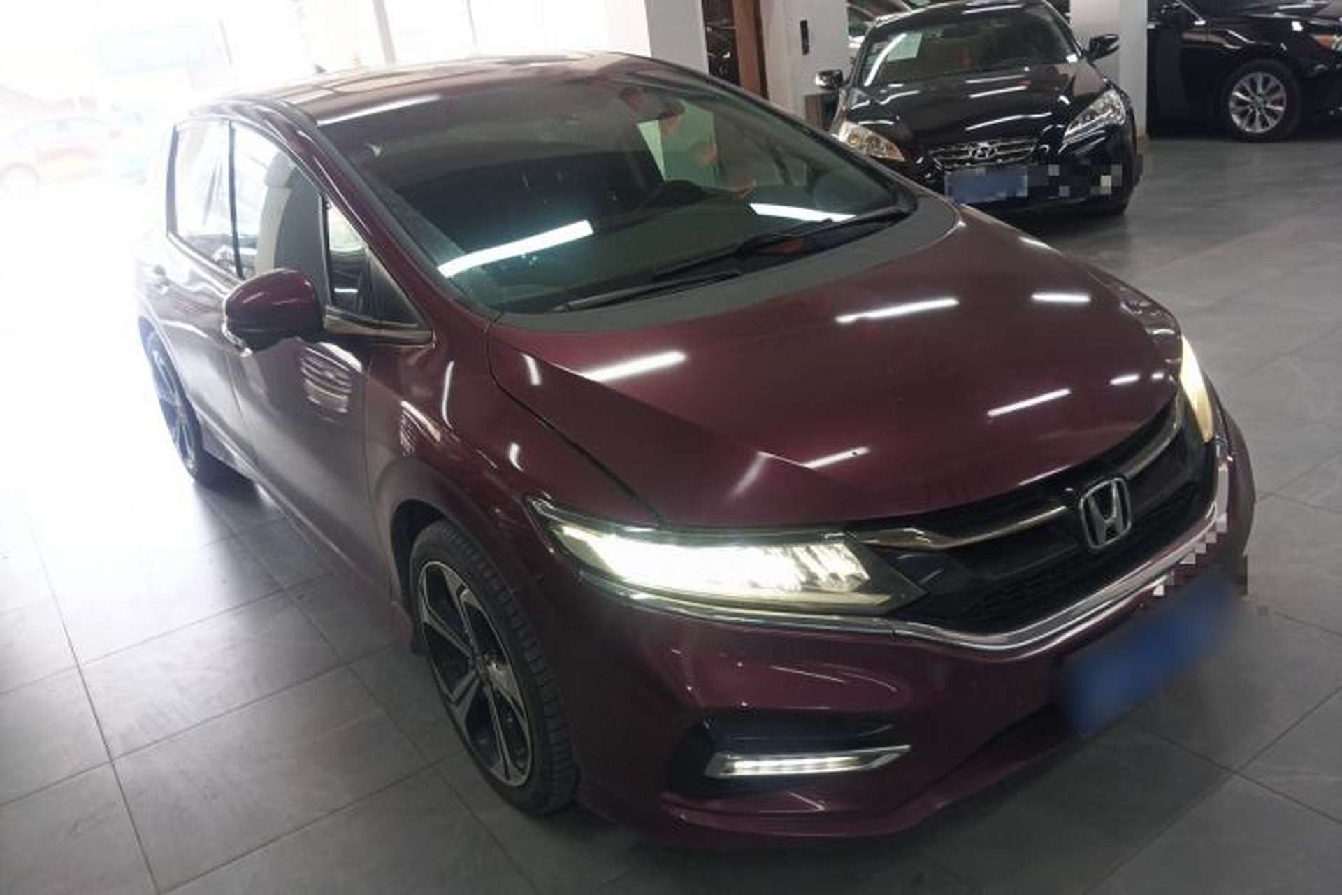 Used Honda Jade 2017 210 TURBO CVT Luxury Edition 5 Seats Front Right 45 Deg