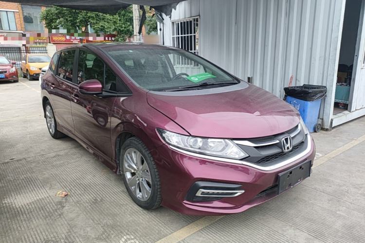 Used Honda Jade 2017 1.8L automatic Comfort version 5 seats Front Right 45 Deg