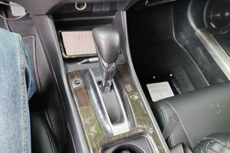 Used Honda Jade 2017 1.8L automatic Comfort version 5 seats Gear Lever